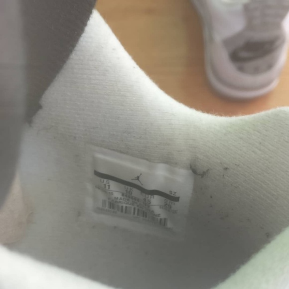 Jordan 4 - Picture 4 of 5